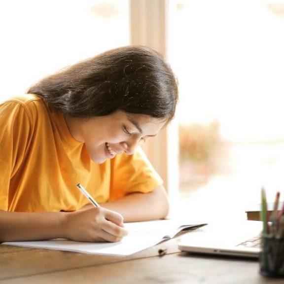students-writting-desk-audrey-school
